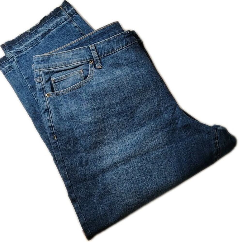 Sonoma Jeans Plus Size 20W Woman's Blue Distressed Hems Inseam 25 Capris Denim
